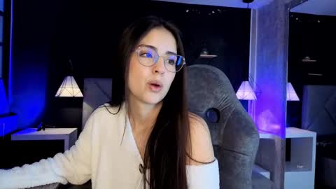 Gia online show from 10-23-25, 01:10