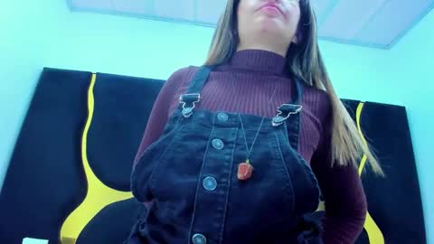 Snapshot of giaroussel chatting on 11-29-25, 05:05 GiaRoussel online show from 11-29-25, 05:05