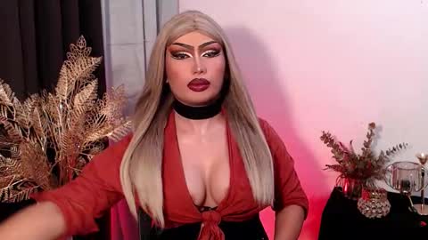 Snapshot of giaxxx01 chatting on 01-08-26, 07:10 Gia X online show from 01-08-26, 07:10