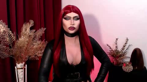 Snapshot of giaxxx01 chatting on 02-12-26, 07:25 Gia X online show from 02-12-26, 07:25