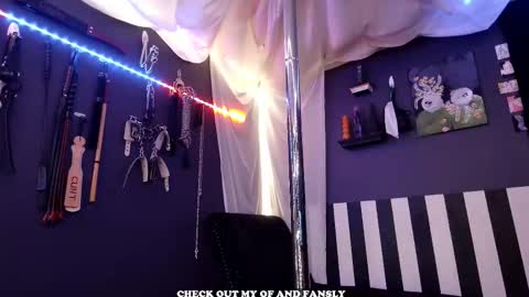 Giggles online show from 11-03-25, 07:48