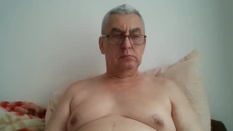 Snapshot of gigi1970 chatting on 05-10-26, 10:42 gigi1970 online show from 05-10-26, 10:42