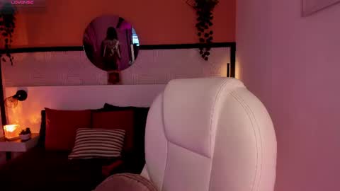 GIGI online show from 06-17-26, 07:22