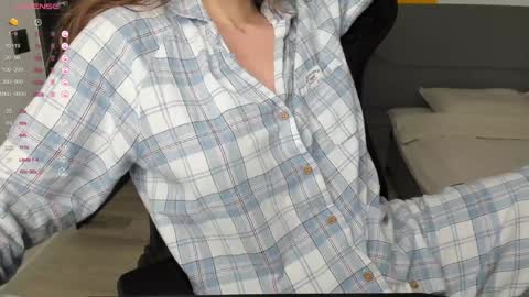 gigihadd online show from 12-18-24, 08:03