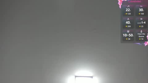 Snapshot of gigiidoll chatting on 12-17-25, 10:54 Gigi Doll online show from 12-17-25, 10:54