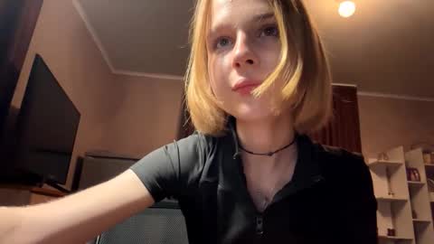 Molly online show from 10-07-25, 07:11