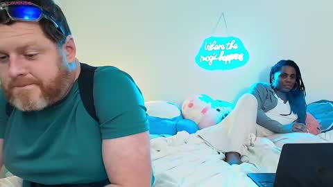 Snapshot of gigimcfee chatting on 09-18-25, 04:03 G Money online show from 09-18-25, 04:03