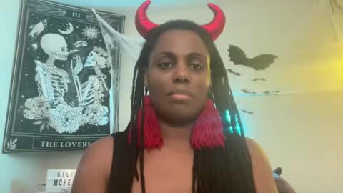 Snapshot of gigimcfee chatting on 10-29-25, 07:32 G Money online show from 10-29-25, 07:32