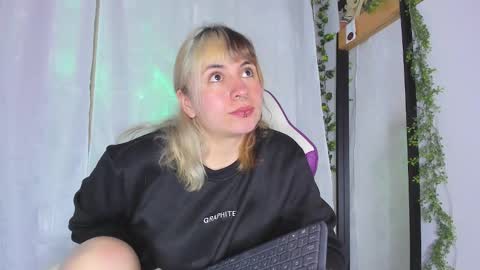 Snapshot of gilakat chatting on 01-23-25, 04:19 gilakat online show from 01-23-25, 04:19