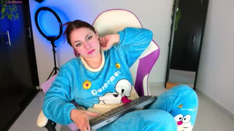 Snapshot of gilakat chatting on 10-13-25, 05:40 gilakat online show from 10-13-25, 05:40