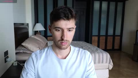 Snapshot of gilbertogonzales chatting on 11-25-25, 01:49 gilbertogonzales online show from 11-25-25, 01:49