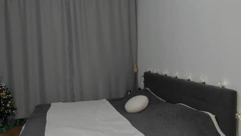 Gin online show from 01-14-26, 06:19