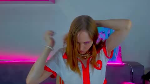 Snapshot of gina_lovelyy chatting on 09-15-25, 08:03 Gina online show from 09-15-25, 08:03