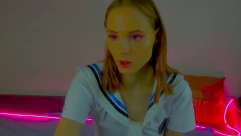 Snapshot of gina_lovelyy chatting on 09-17-25, 02:35 Gina online show from 09-17-25, 02:35