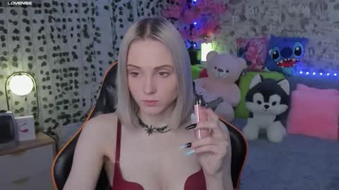 Snapshot of gina_lovelyy chatting on 06-05-26, 01:56 Gina online show from 06-05-26, 01:56