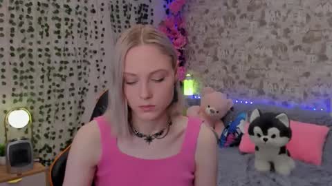 Snapshot of gina_lovelyy chatting on 06-09-26, 12:55 Gina online show from 06-09-26, 12:55