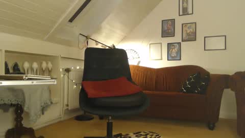 Gina online show from 01-10-25, 05:24