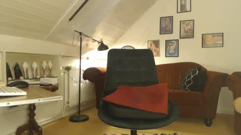 Gina online show from 01-25-25, 06:57