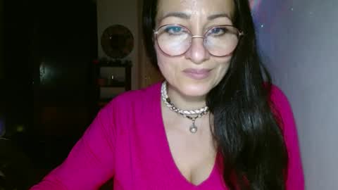 Snapshot of ginaoneon chatting on 02-12-25, 11:20 GinaONeon online show from 02-12-25, 11:20