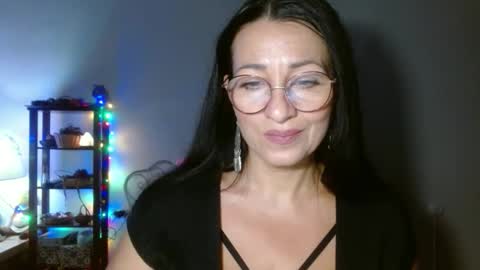 GinaONeon online show from 11-13-25, 08:19