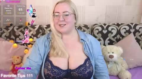 ginesia online show from 10-17-25, 01:03