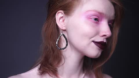        im expecting 350 thumbs up on my altar   online show from 01-02-25, 10:01