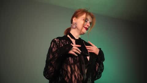        im expecting 350 thumbs up on my altar   online show from 01-04-25, 10:13