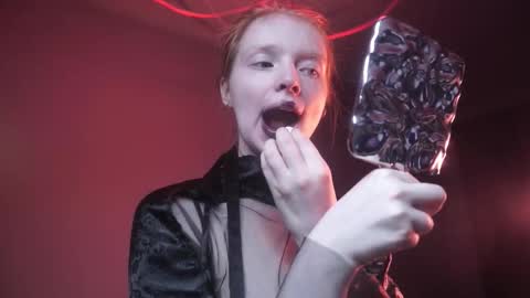        im expecting 350 thumbs up on my altar   online show from 10-02-25, 10:06