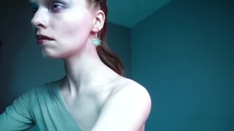        im expecting 350 thumbs up on my altar   online show from 04-16-26, 10:12