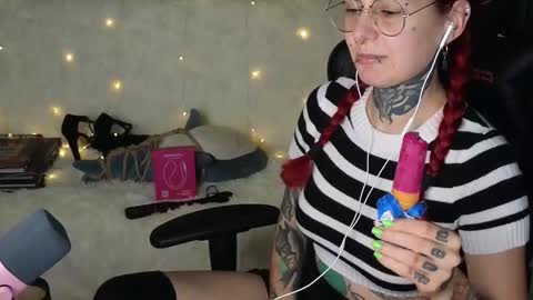 Snapshot of ginger_stay chatting on 10-02-25, 11:01 Ginger online show from 10-02-25, 11:01