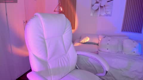 Kendall online show from 12-14-24, 04:09