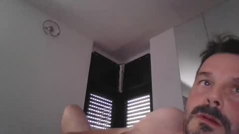 Snapshot of gio_021 chatting on 10-05-25, 03:10 gio_021 online show from 10-05-25, 03:10