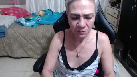 Snapshot of giorgia_xue53 chatting on 02-27-26, 03:06 Mary online show from 02-27-26, 03:06