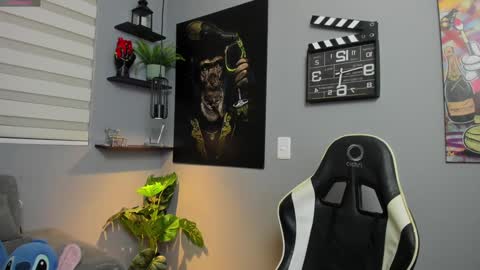 Snapshot of giorgio_leone2 chatting on 01-15-25, 04:15 Giorgio leone online show from 01-15-25, 04:15