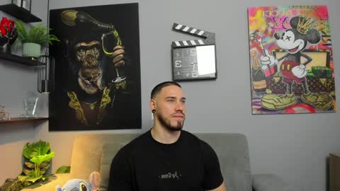 Snapshot of giorgio_leone2 chatting on 02-06-25, 10:53 Giorgio leone online show from 02-06-25, 10:53