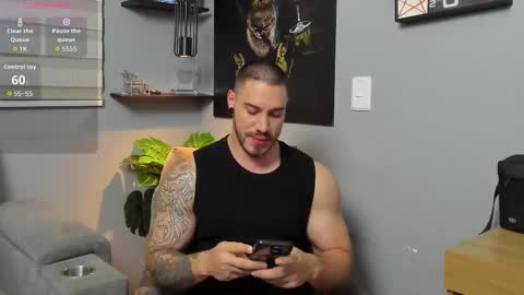 Snapshot of giorgio_leone2 chatting on 10-23-25, 11:14 Giorgio leone online show from 10-23-25, 11:14