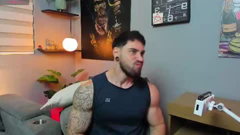 Snapshot of giorgio_leone2 chatting on 06-19-26, 01:21 Giorgio leone online show from 06-19-26, 01:21