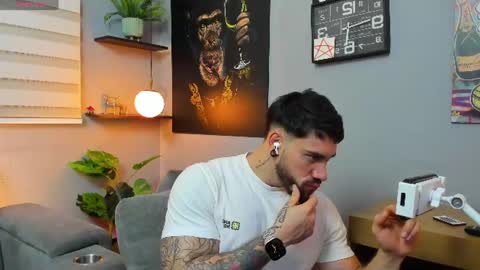Snapshot of giorgio_leone2 chatting on 06-22-26, 03:25 Giorgio leone online show from 06-22-26, 03:25
