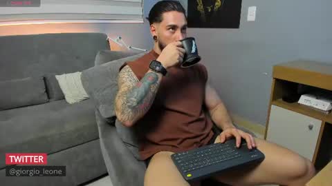 Snapshot of giorgio_leone2 chatting on 07-11-26, 01:30 Giorgio leone online show from 07-11-26, 01:30