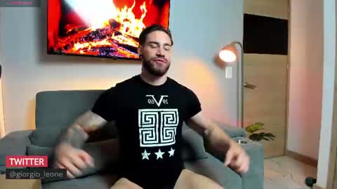 Snapshot of giorgio_leone2 chatting on 07-17-26, 01:01 Giorgio leone online show from 07-17-26, 01:01