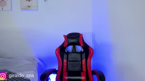 Snapshot of giraldo_cns chatting on 04-05-26, 02:20 Natii online show from 04-05-26, 02:20