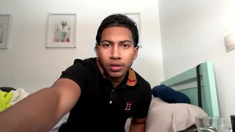 Snapshot of giraldosan320 chatting on 10-30-25, 02:29 giraldosan320 online show from 10-30-25, 02:29