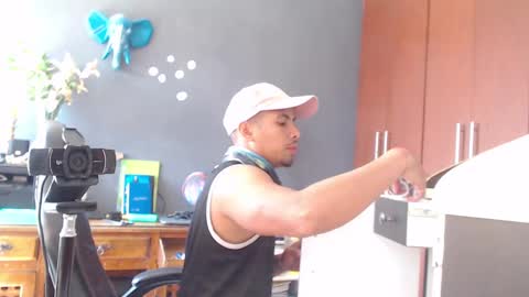 piggy boy online show from 01-18-25, 06:21