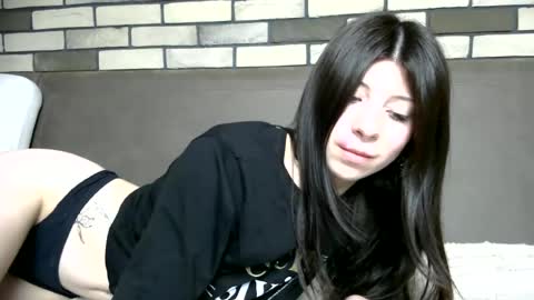 Snapshot of girl_cute007 chatting on 07-01-26, 08:08 girl_cute007 online show from 07-01-26, 08:08
