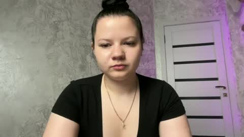 Snapshot of girl_cute07 chatting on 06-22-26, 06:49 girl_cute07 online show from 06-22-26, 06:49