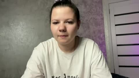 Snapshot of girl_cute07 chatting on 07-02-26, 06:47 girl_cute07 online show from 07-02-26, 06:47