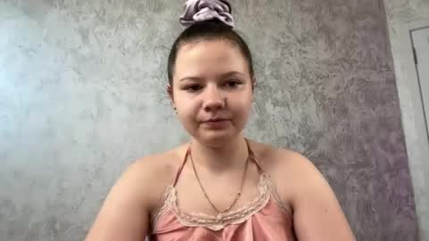 Snapshot of girl_cute07 chatting on 07-16-26, 02:23 girl_cute07 online show from 07-16-26, 02:23