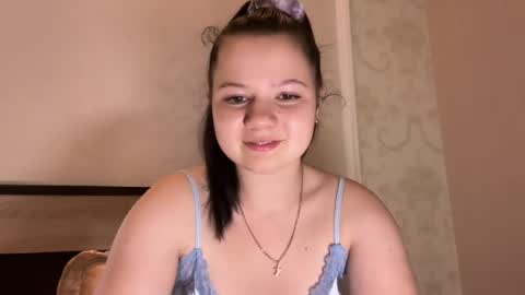 Snapshot of girl_cute07 chatting on 07-19-26, 06:44 girl_cute07 online show from 07-19-26, 06:44