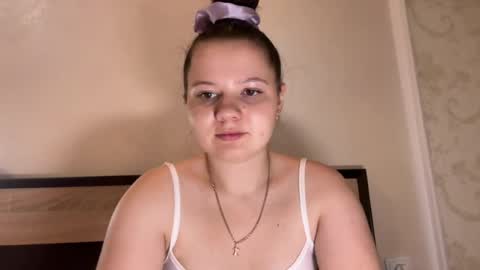 Snapshot of girl_cute07 chatting on 07-20-26, 07:05 girl_cute07 online show from 07-20-26, 07:05