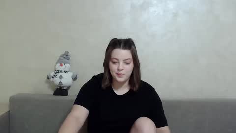 Snapshot of girl_leya chatting on 12-05-24, 10:34 girl_leya online show from 12-05-24, 10:34